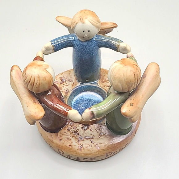 Three Angels Candleholder with Pray for Peace Around the Bottom - Picture 5 of 9
